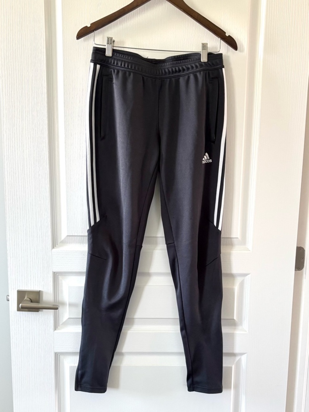 🩶 Adidas Women’s Gray Athletic Pants 🩶